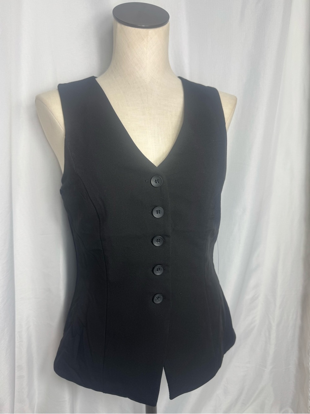 Black Button Front V-neck Sleeveless casual business Tailored Vest Top  M NWT